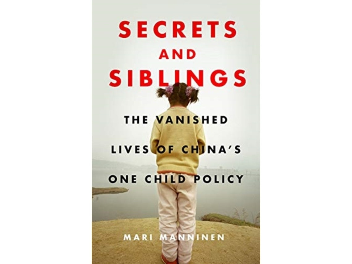 Secrets and Siblings de Mari Manninen (Inglés)