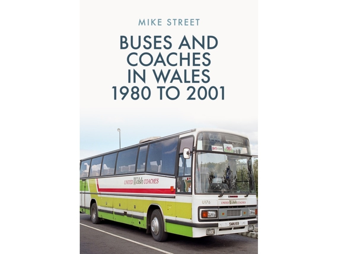 Buses and Coaches in Wales de Mike Street (Inglés)