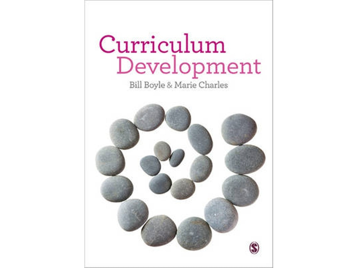 Curriculum Development de Bill Boyle y Marie Charles (Inglés)