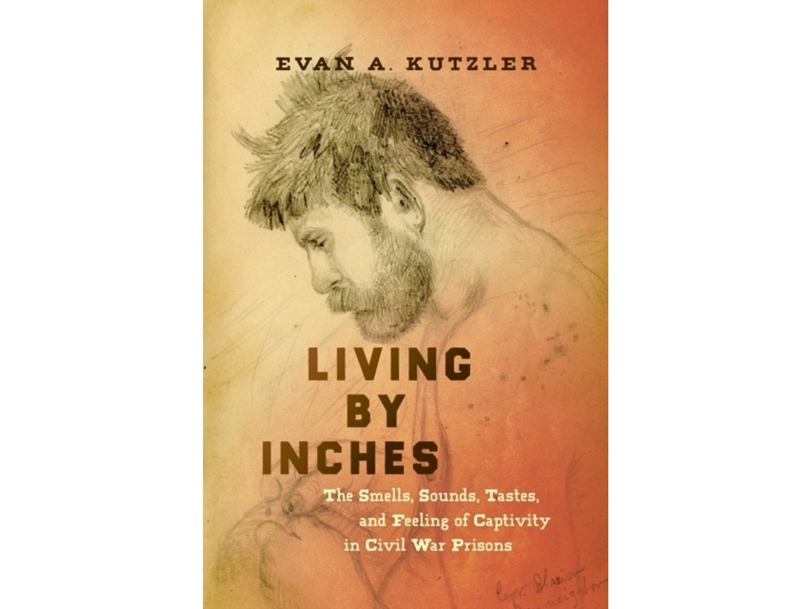 Living by Inches de Evan A. Kutzler (Inglés)