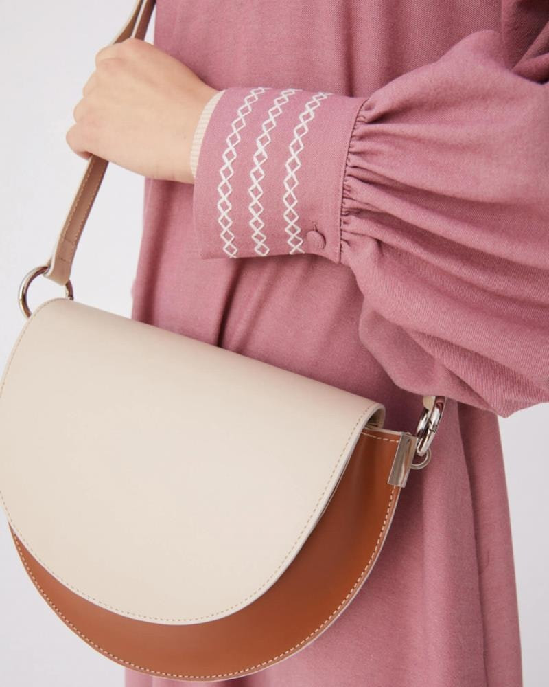 Bicolor shoulder bag in calf leather