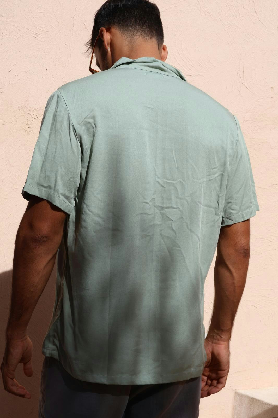Camisa lisa verde claro