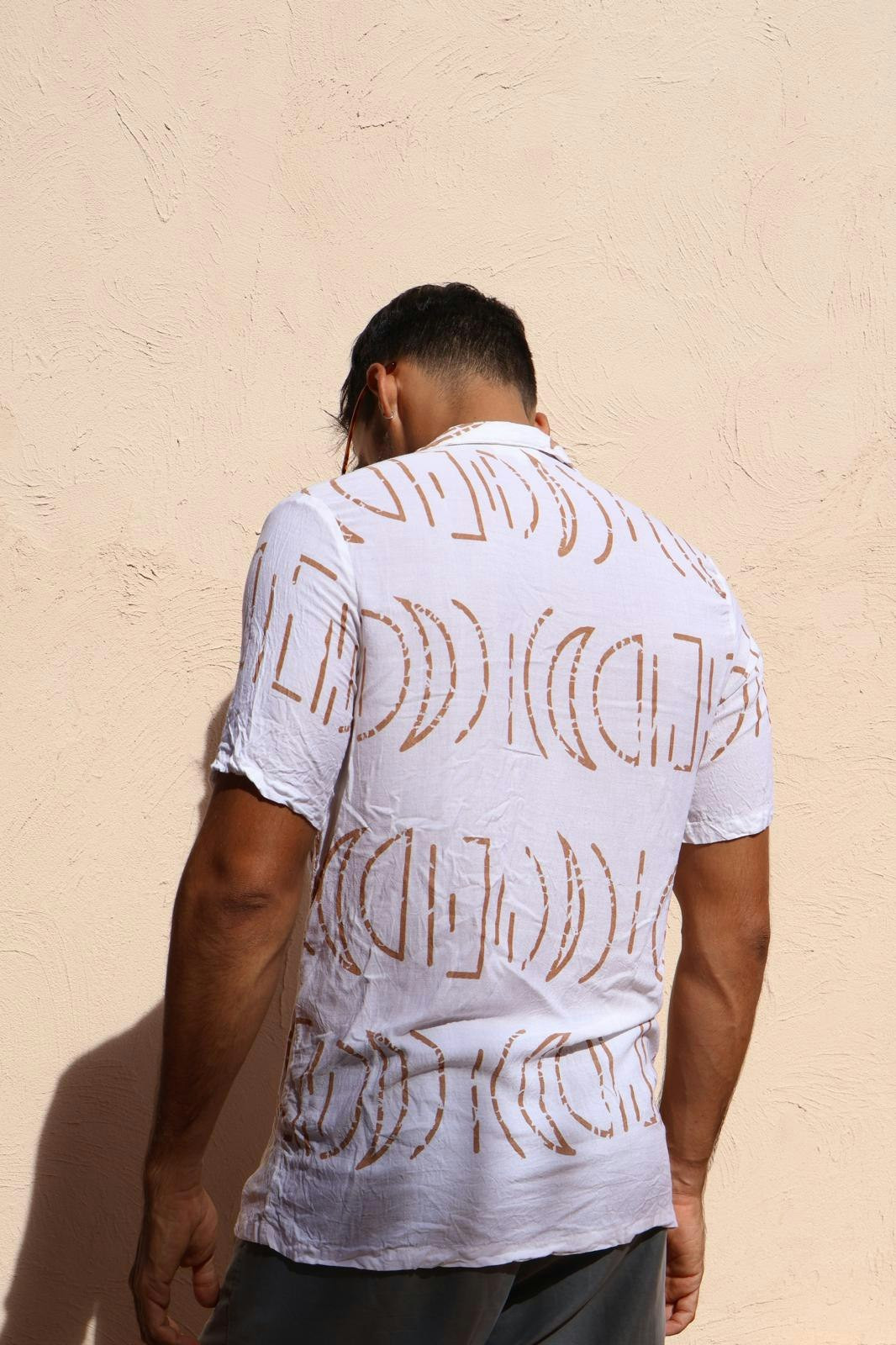 Shirt with semi-circle pattern white