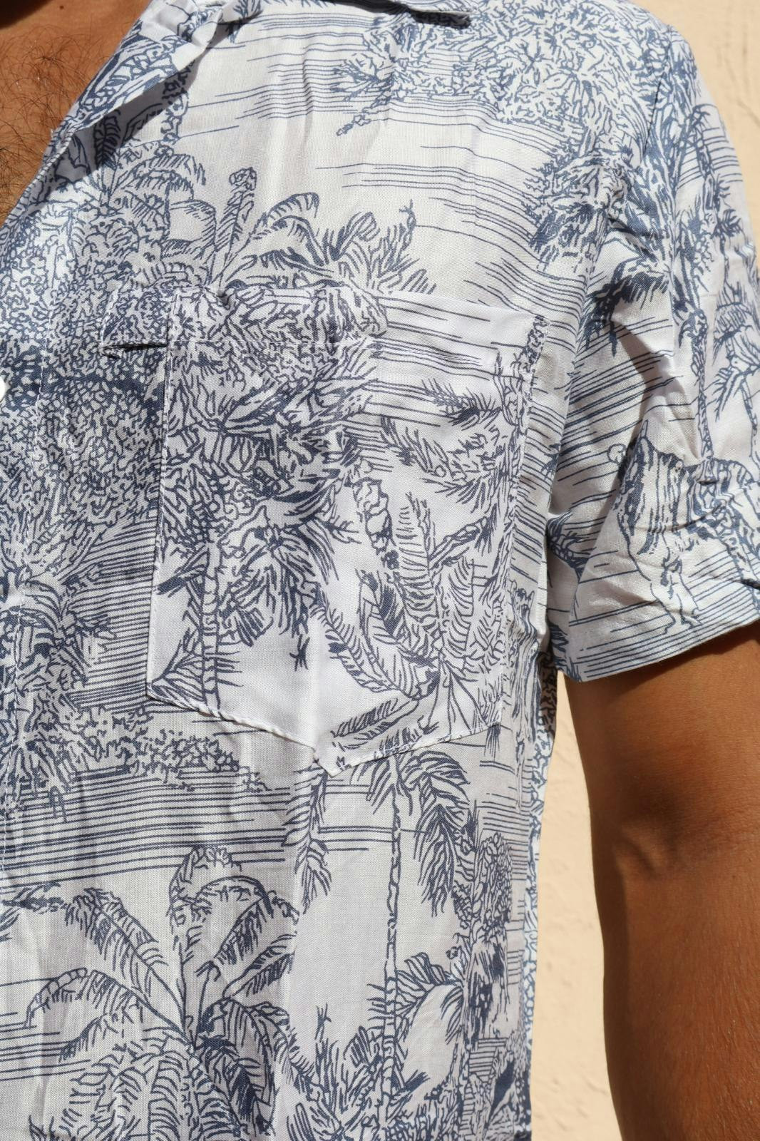 Camisa estampada palma azul