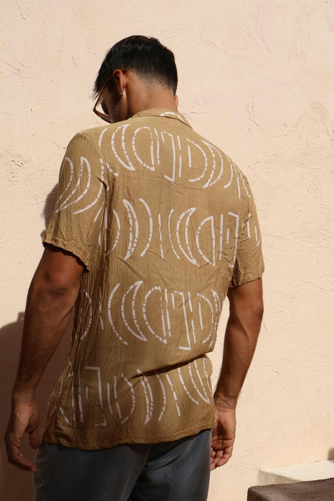 Camisa Semi Circle Mostaza