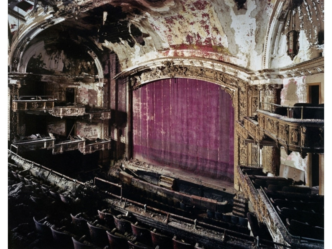 Movie Theaters de Yves Marchand y Romain Meffre con texto de Ross Melnick (Inglés)