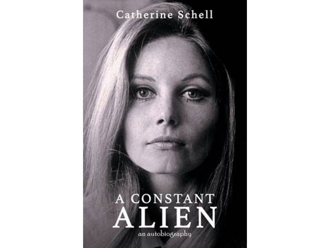 A Constant Alien de Catherine Schell (Inglés)