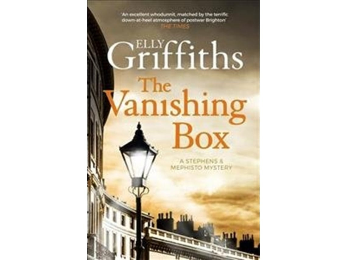 The Vanishing Box by Elly Griffiths (English)