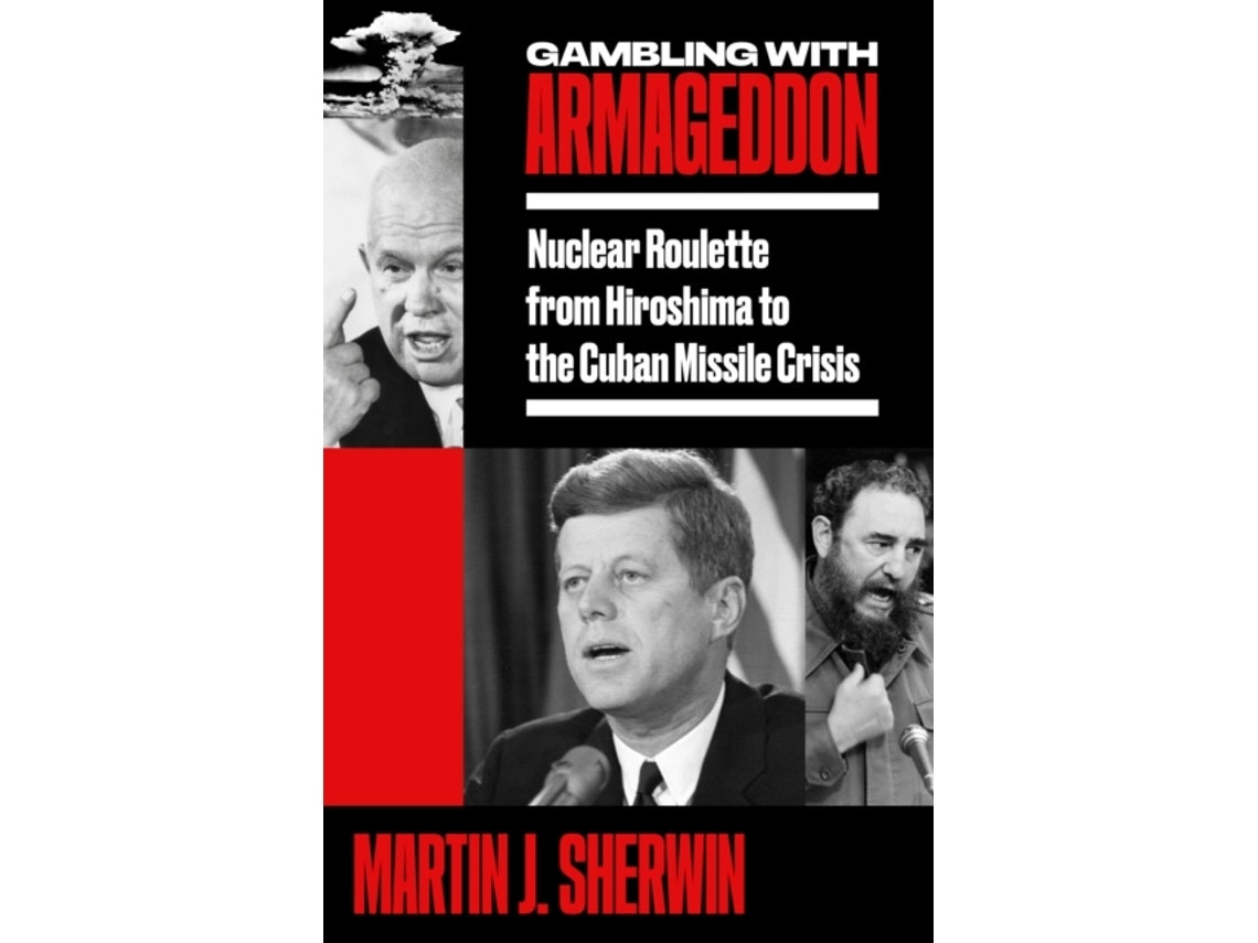 Gambling with Armageddon de Martin J. Sherwin (Inglés)