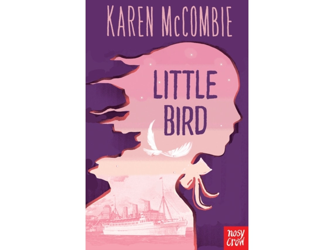 Little Bird Flies de Karen McCombie (Inglés)