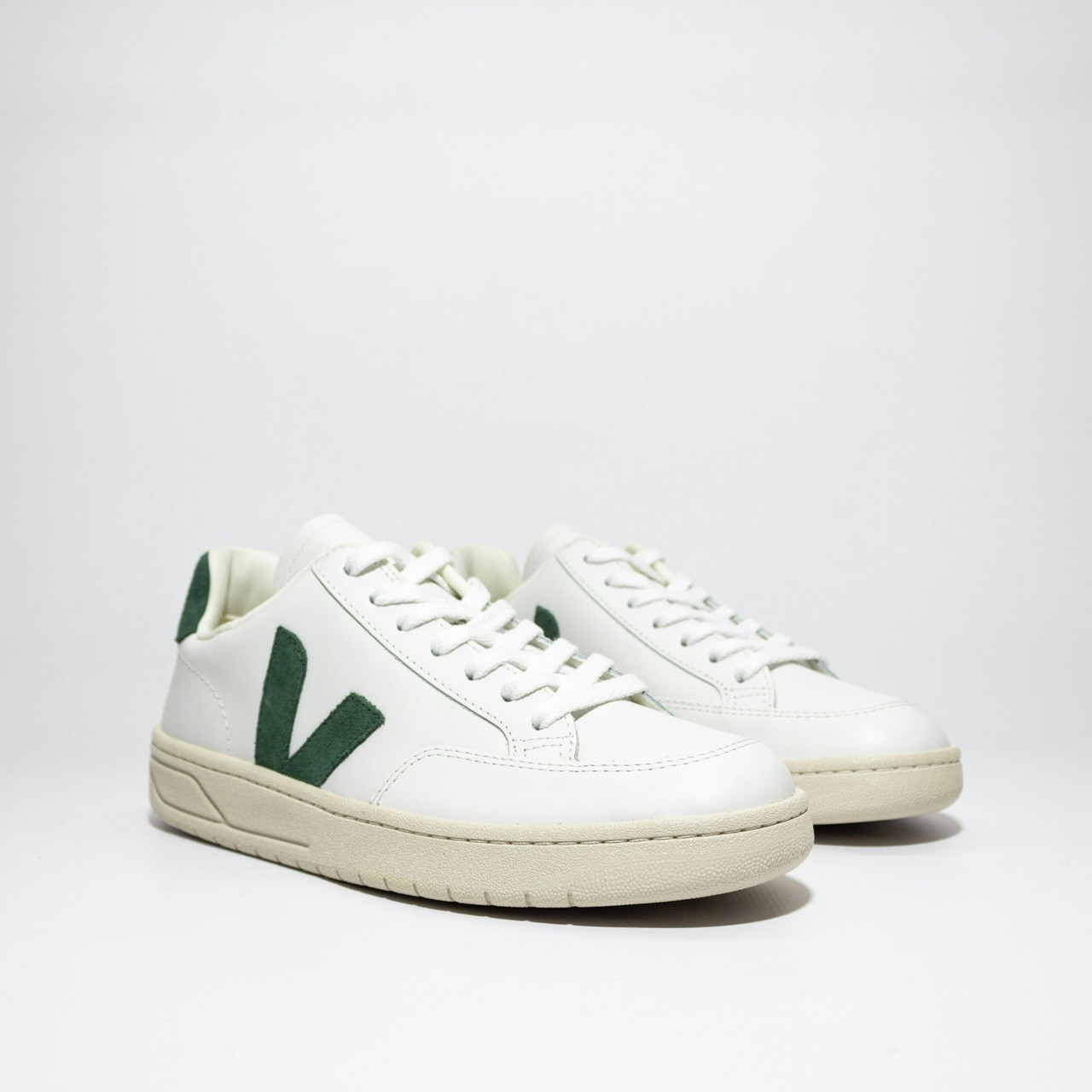 Zapatillas V12 de cuero Extra White Cyprus