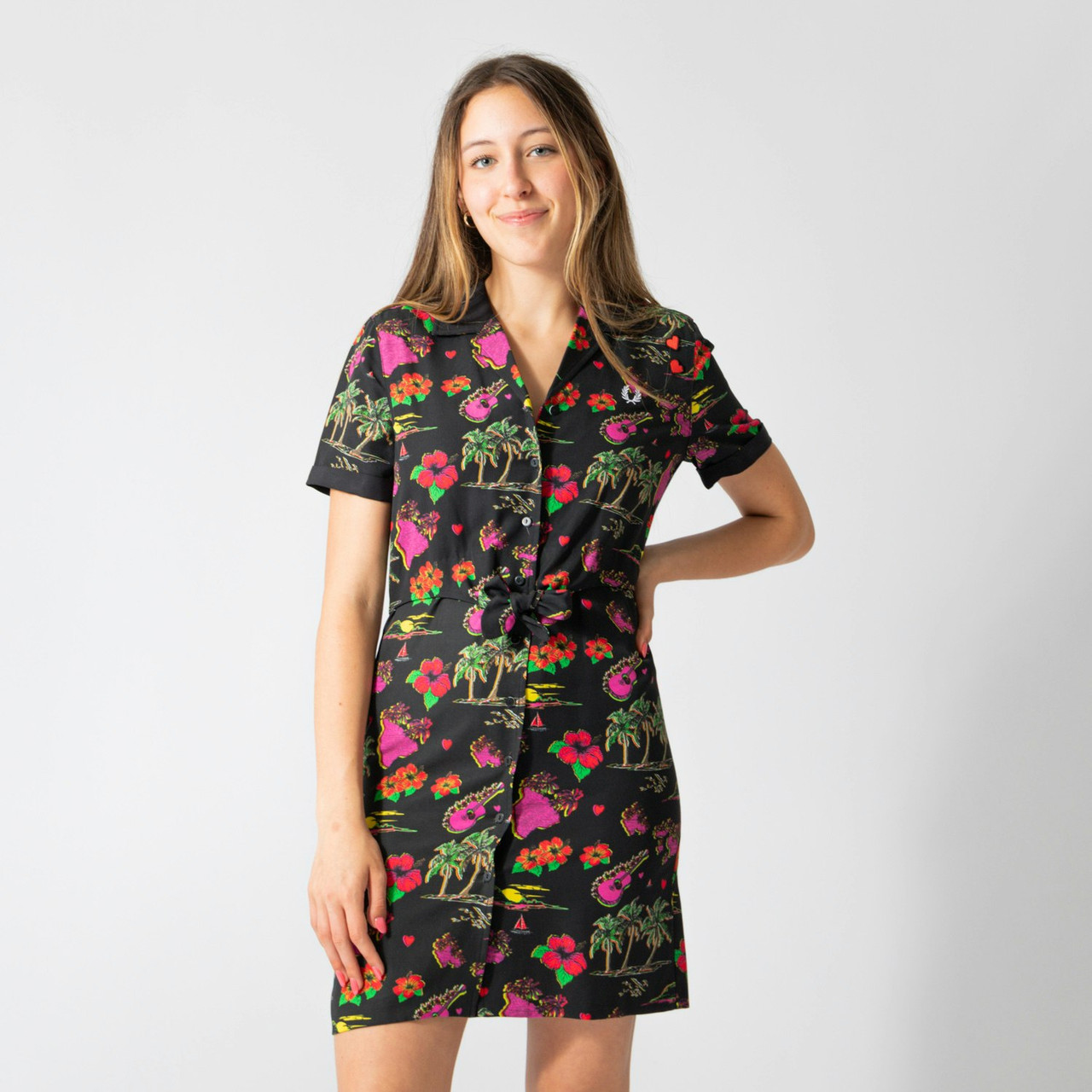 Vestido tipo camisa estampado hawaiano