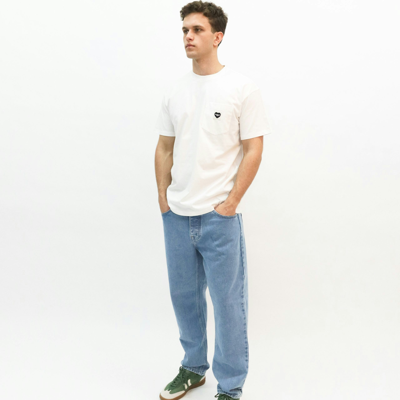 Camiseta S/S bolsillo corazón blanco negro