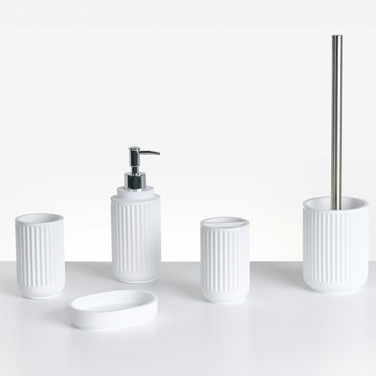 5-piece bathroom accessory set Huarmey polyresin white