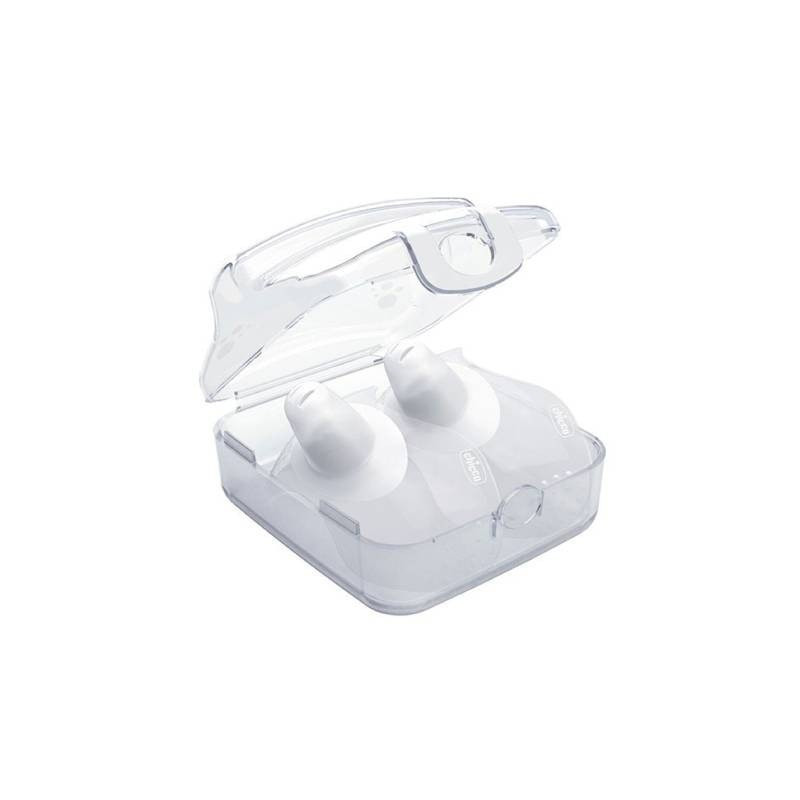 Silicone nipple protectors with self-sterilising case