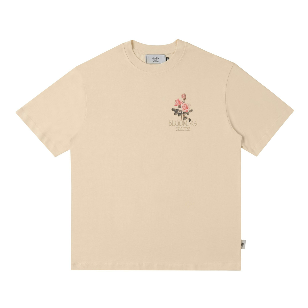 Camiseta Blooming con cuello redondo y estampado contrastante