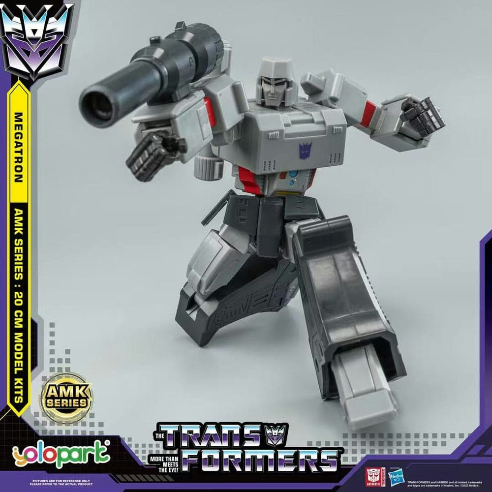 Plastic model kit Megatron (Transformers Generation One) 20 cm