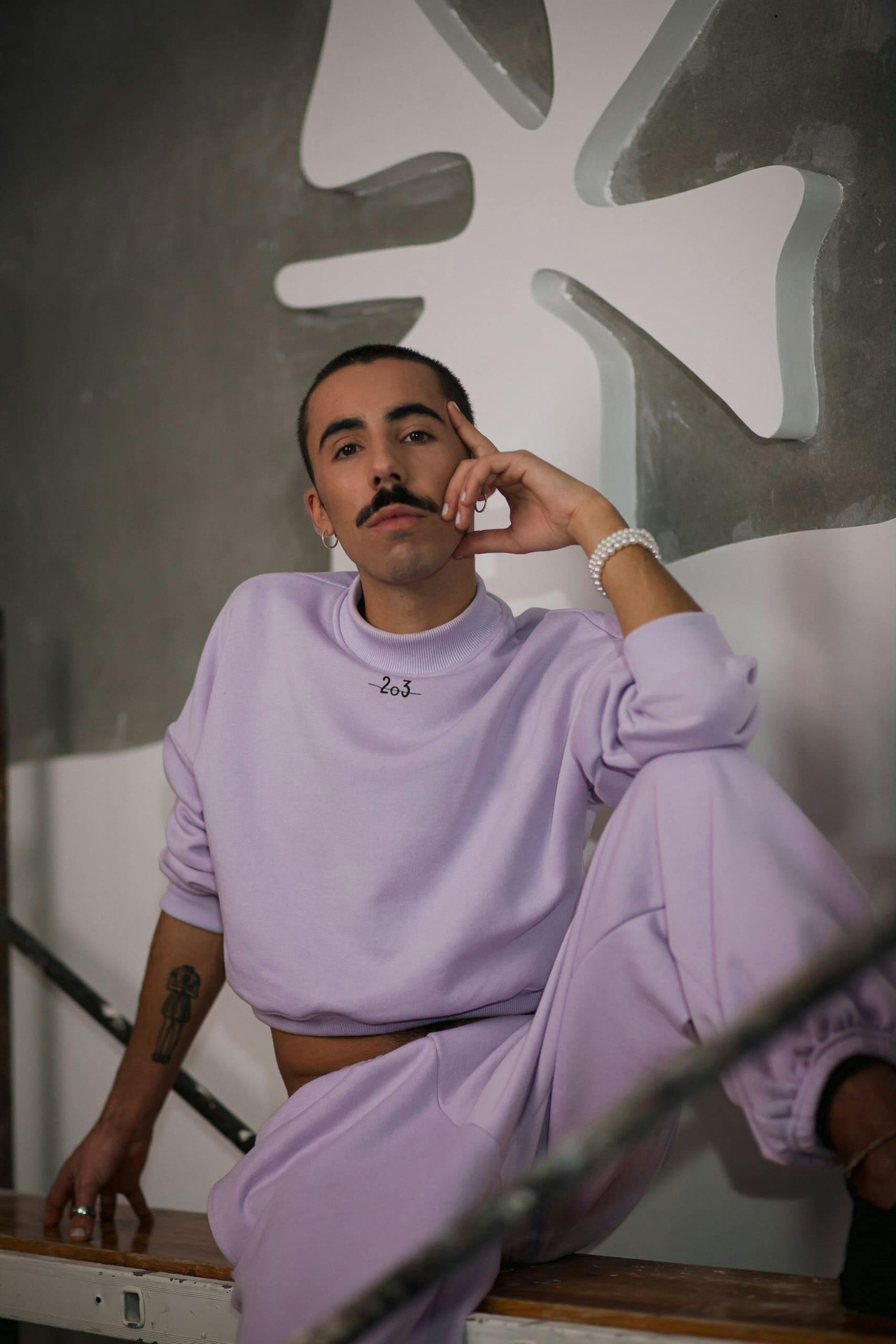 Organic cotton sweatshirt with ribbed collar, cuffs and hem