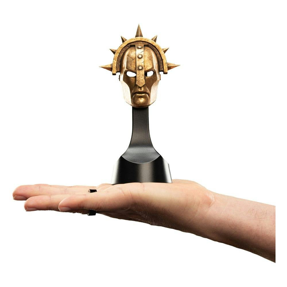 Stormcast Eternal Liberator Helm Replica 1/4, polystone, with display stand, 8 x 16 x 6 cm