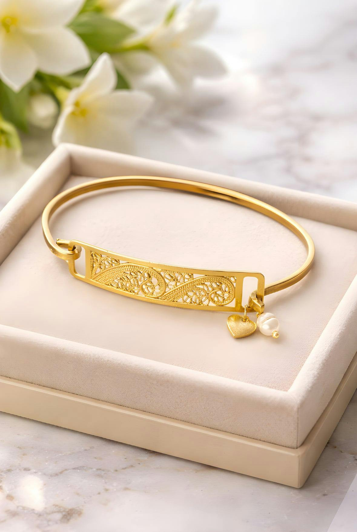 925 Sterling Silver Bracelet with Filigree, Heart Charm and Freshwater Pearl