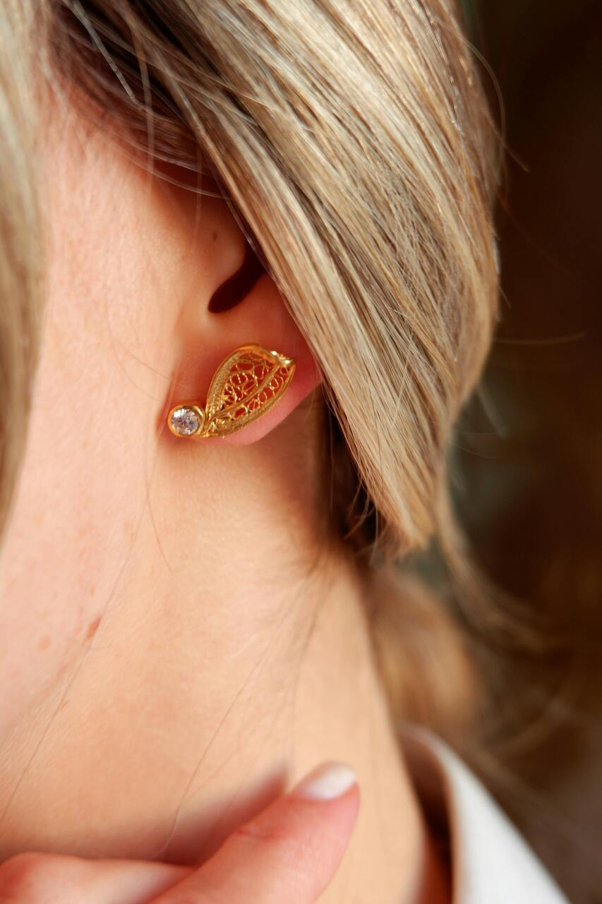 Pendientes hoja en plata 925 con filigrana y circonitas