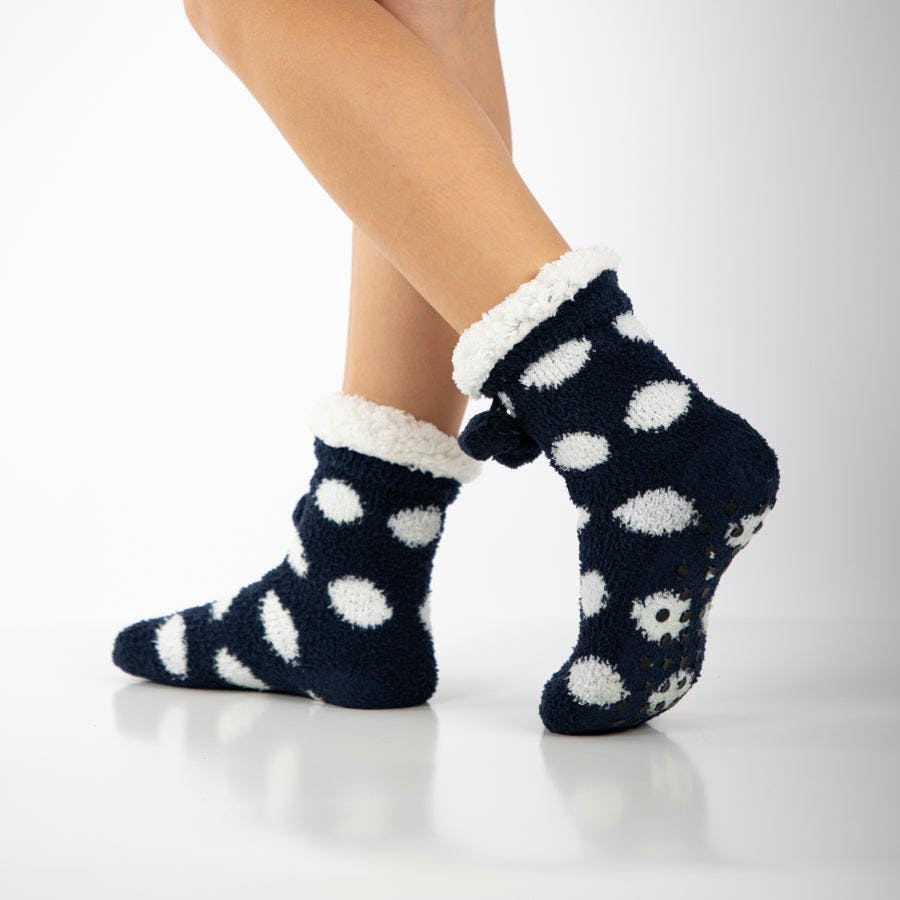 Non-slip lined house socks with dotted pattern and pompons
