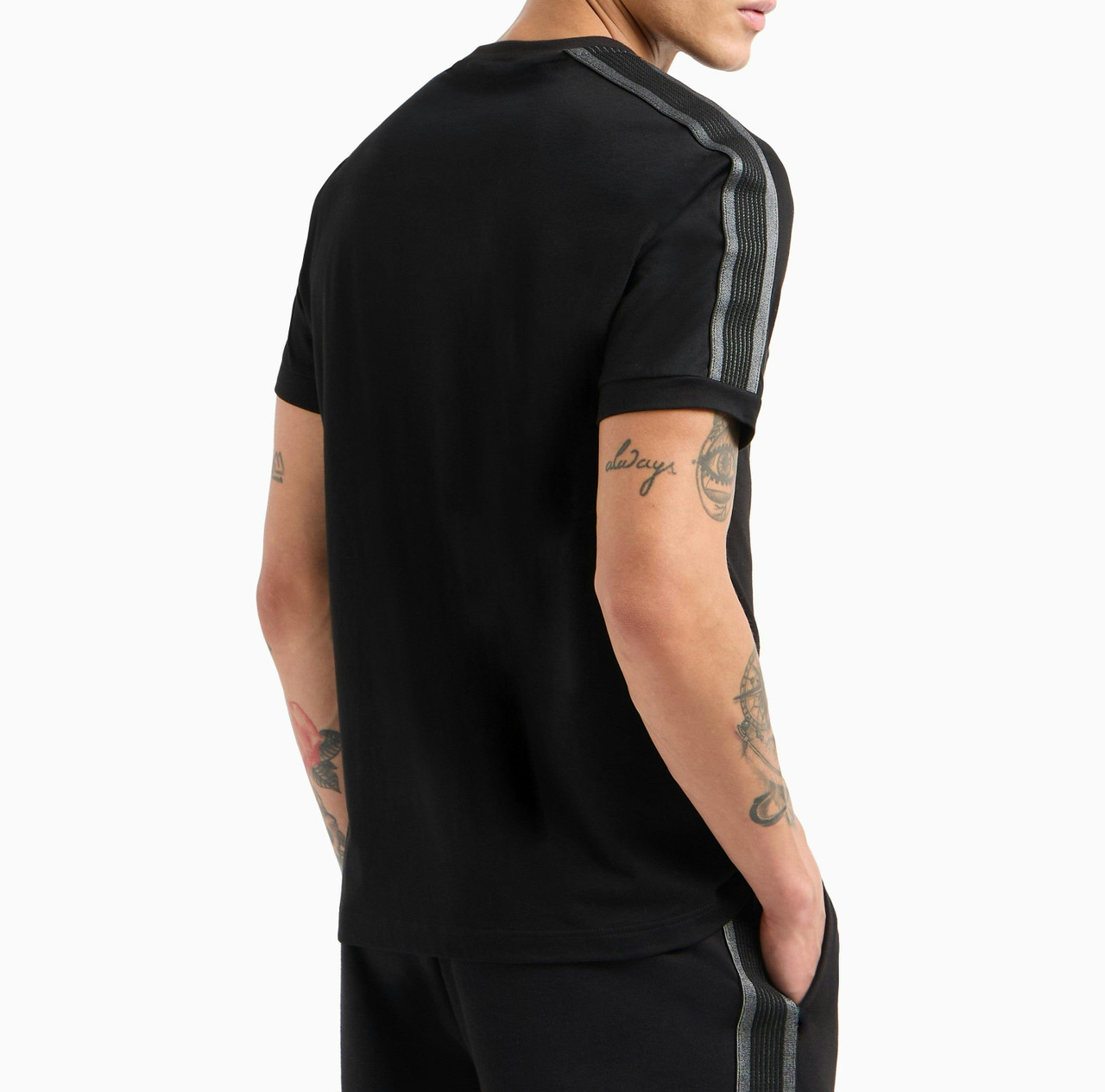Camiseta Logo Series de algodón con ribete en los hombros