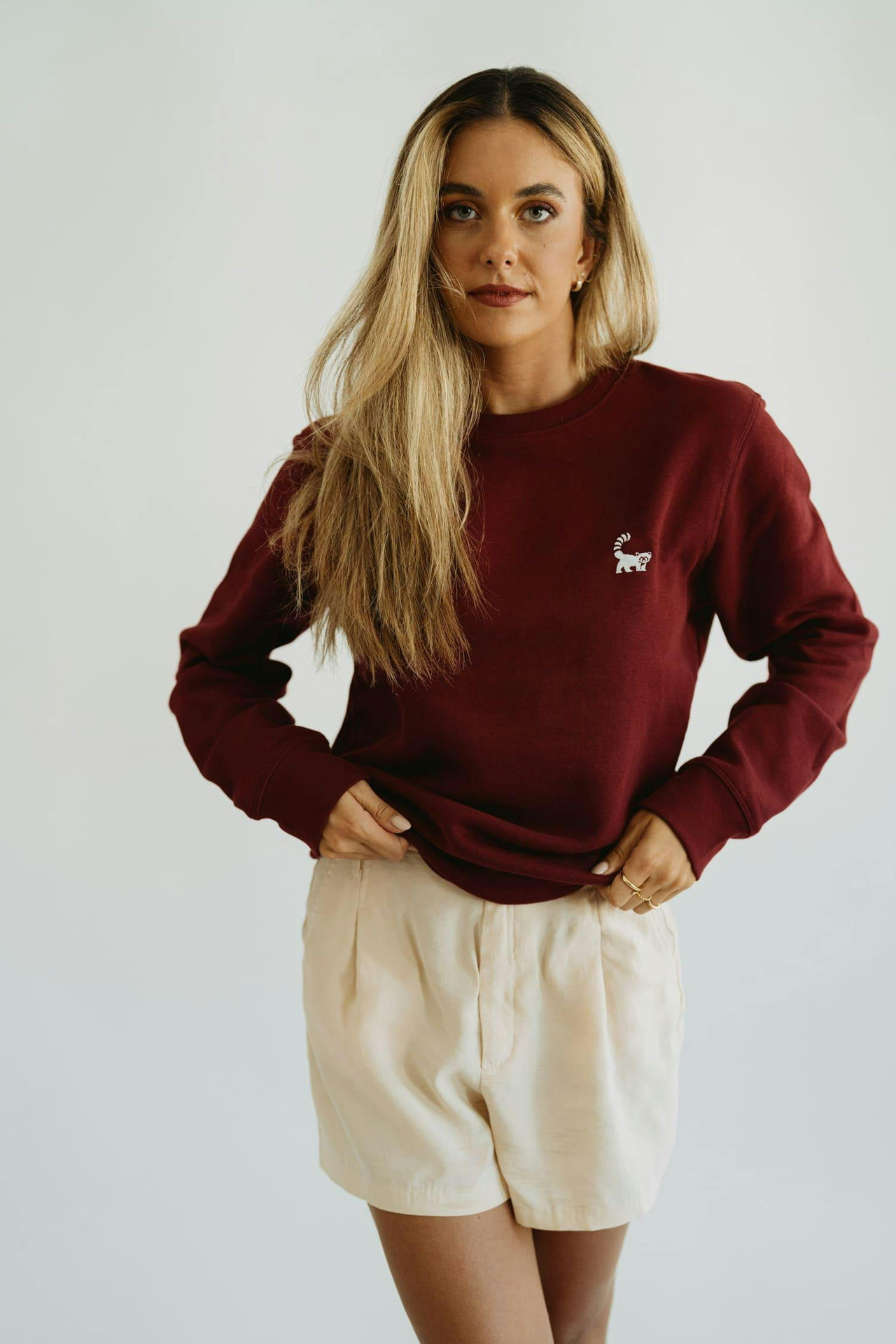 Sudadera de algodón orgánico con bordado de panda rojo