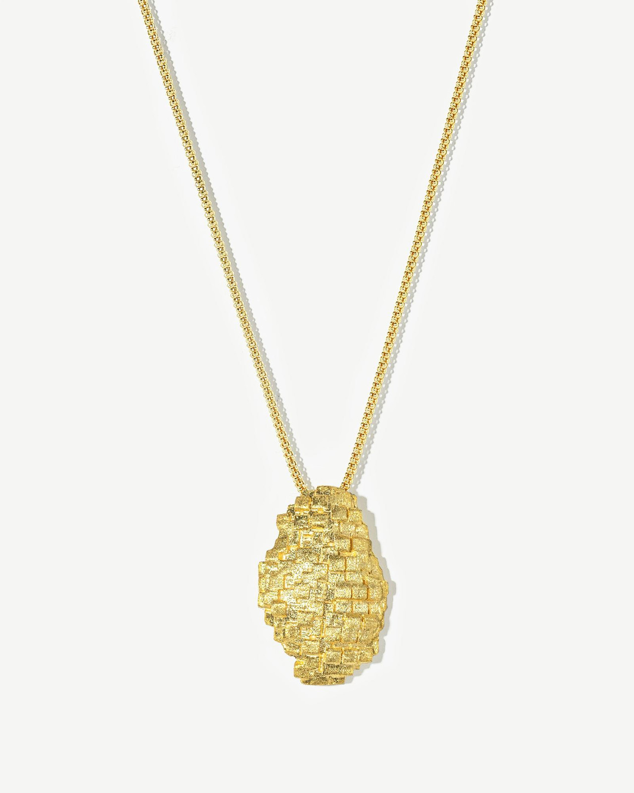 Collar tridimensional en plata 925 con baño de oro 18K