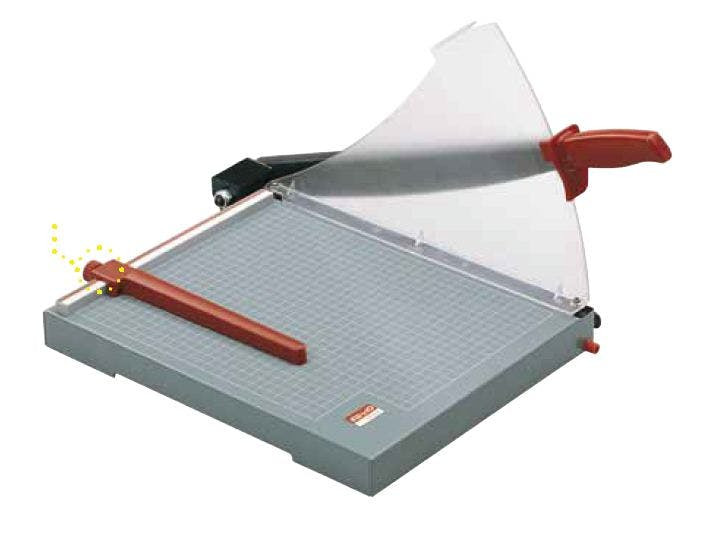 Table guillotine with ruler and metal base