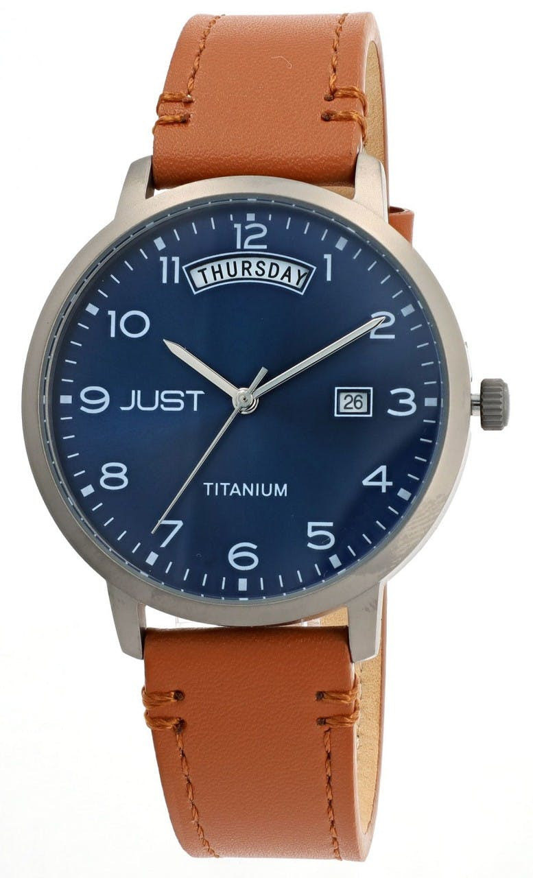 Reloj de titanio con correa de piel genuina
