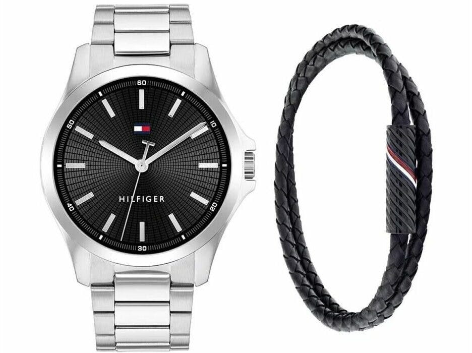 Stainless steel quartz wristwatch with black dial
