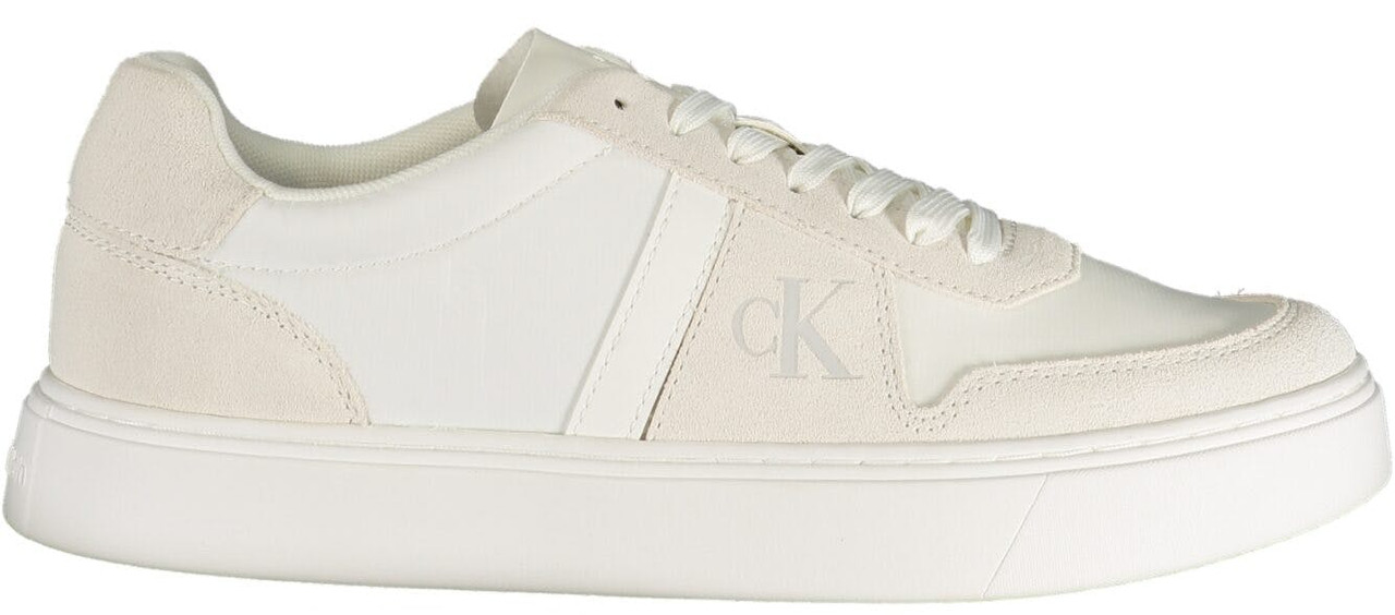 Zapatillas deportivas blancas con cordones y plantilla extraíble