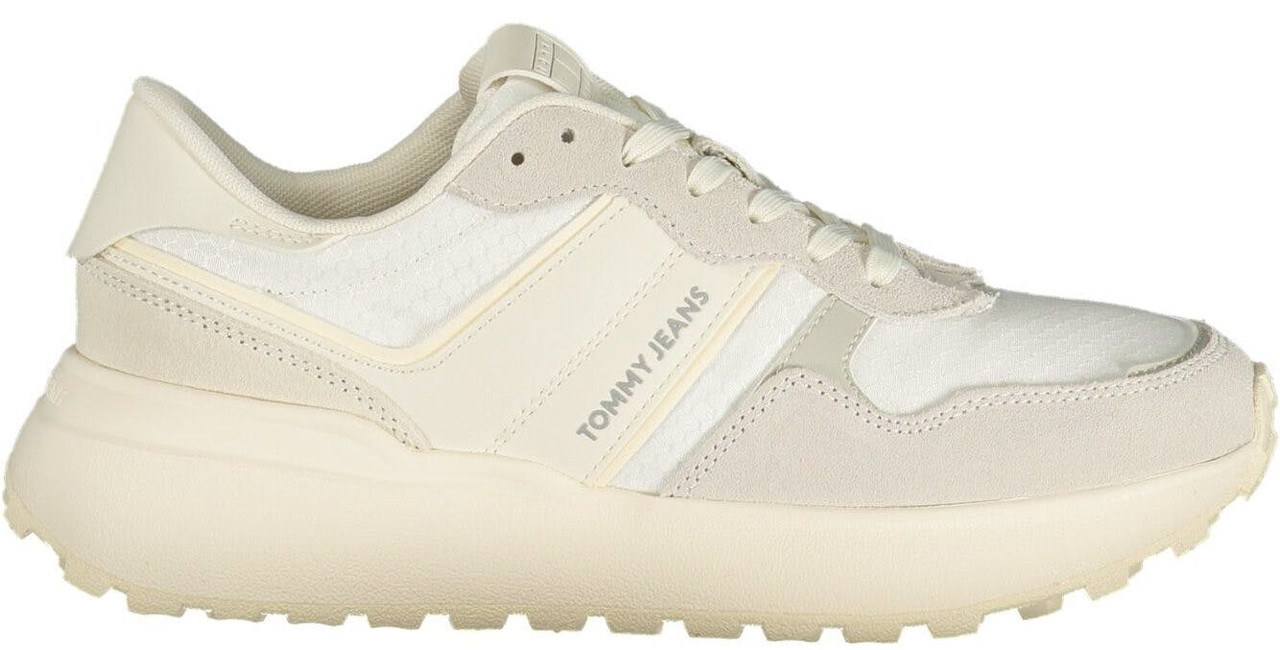 Zapatillas blancas con detalles contrastantes y estampado