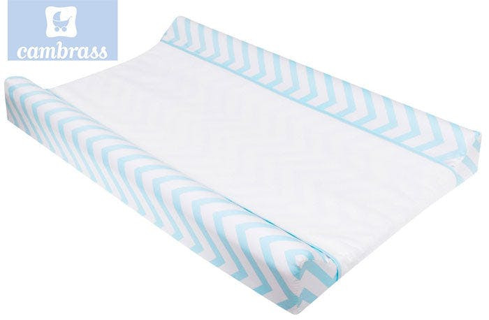 Cambiador plegable con patrón zigzag azul