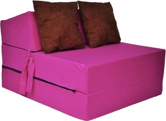 Colchón de camping plegable rosa con almohadas