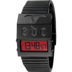 Relógio digital EDC by Esprit modelo Cowboy Midnight Dark Black com caixa em aço inoxidável e bracelete em silicone. Mostrador digital laranja, movimento de quartzo, resistência à água 3 ATM. Dimensões da caixa: 36 mm diâmetro, 9 mm espessura, 46 mm altura. Pilha não incluída. Garantia de 2 anos. Marca: EDC by Esprit.