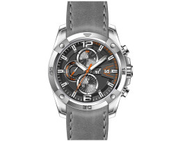 Relógio Dualtimer Heinrichssohn para homem com movimento de quartzo Miyota/Citizen JP15. Caixa em aço inoxidável aprox. 49 mm. Correia em pele cinzenta com fecho de fivela. Funções: segundo fuso horário, indicação do dia da semana e da data, proteção da coroa e resistência à água 10 ATM. Comprimento total aprox. 26,5 cm. Inclui caixa e manual. Marca: Heinrichssohn