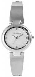 Relógio feminino Just em aço inoxidável com mostrador de madrepérola. Movimento de quartzo analógico de 3 ponteiros. Caixa metálica com vidro mineral (27 mm diâmetro, 8 mm altura). Bracelete em aço inoxidável com fecho de gancho; comprimento aproximado 20 cm. Fundo da caixa em aço inoxidável. Resistência à água: 3 bar. Índices com pedras às 12, 3, 6 e 9 horas. Inclui caixa original e cartão de garantia. Marca: Just.