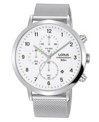Relógio cronógrafo clássico Lorus By Seiko com movimento quartz. Caixa em aço inoxidável de 43 mm com vidro mineral e bracelete em aço inoxidável com fecho deployment. Mostrador analógico branco com indicação de data. Resistente à água até 5 ATM. Inclui caixa e documentação. Marca: Lorus By Seiko.