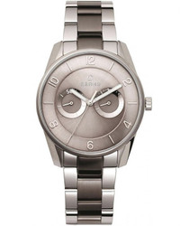 Relógio Obaku modelo V171GMCJSJ com design minimalista. Caixa e bracelete em aço inoxidável; adequado para uso diário. Marca: Obaku. Material: aço inoxidável. Cor: prateado.