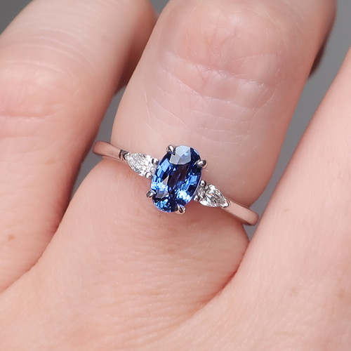 Faye 1.05ct Oval Blue Sapphire Ring - 18K White Gold [S811-FAYER-NVST2787]