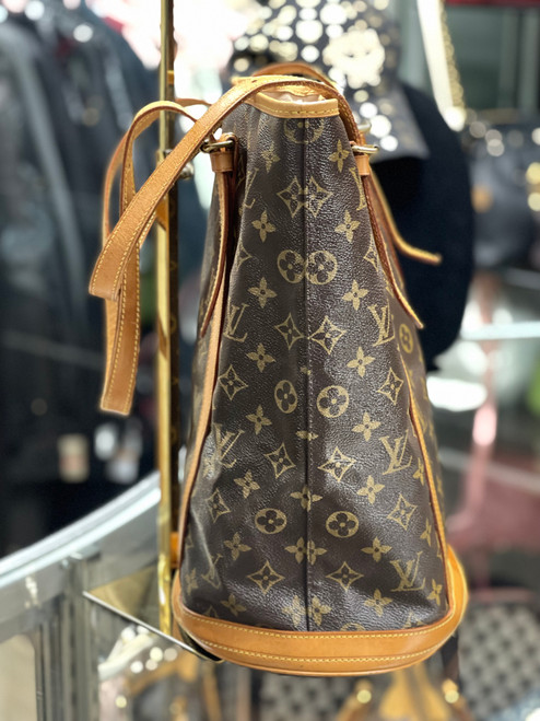 Louis Vuitton GM  bucket bag