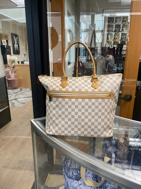 Louis Vuitton Damier off-white