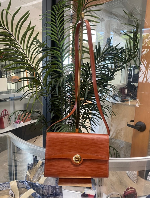 Louis Vuitton Pochette shoulder clutch bag