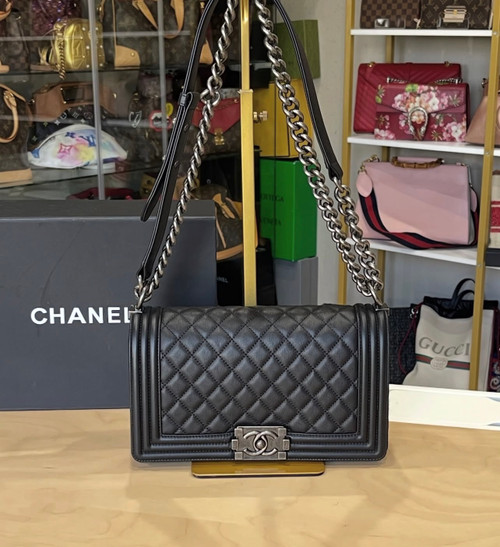 CHANEL BOY MEDIUM BLACK LAMBSKIN GREY HARDWARE