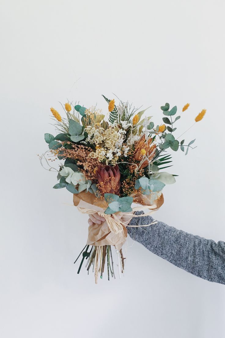 Arrangement of flowers 