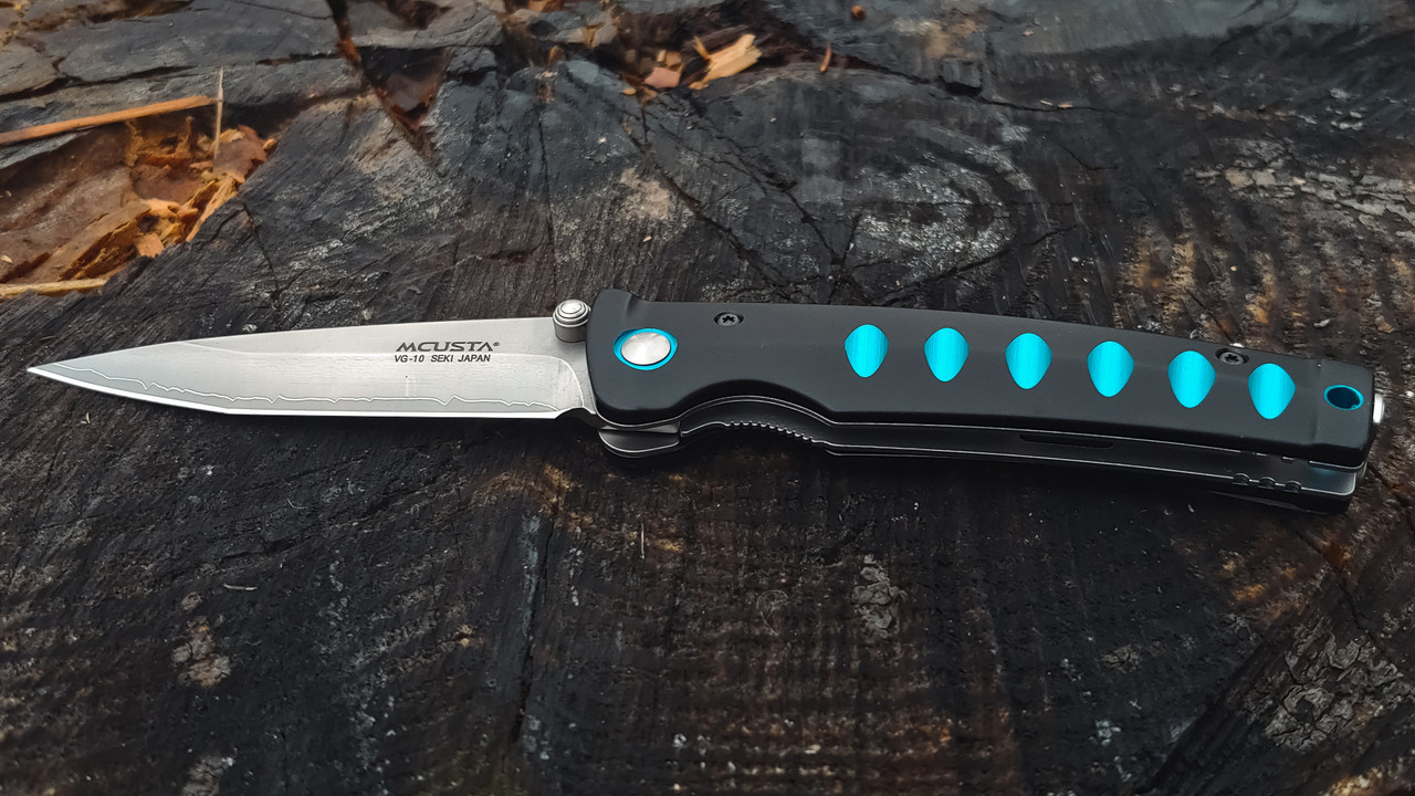 Mcusta MC-41C Katana VG-10 Core San Mai Black/Blue Anodized