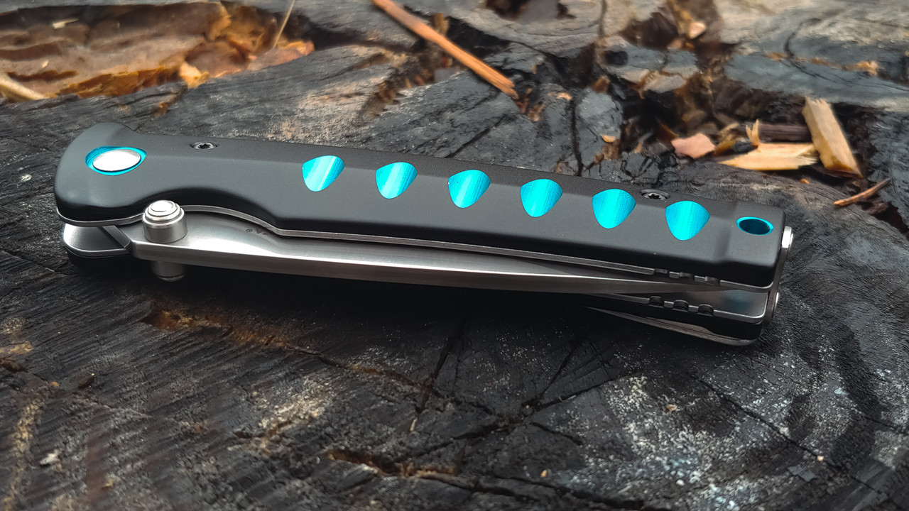 MC-41C Katana VG-10 Core San Mai Black/Blue Anodized Aluminum 4.25 