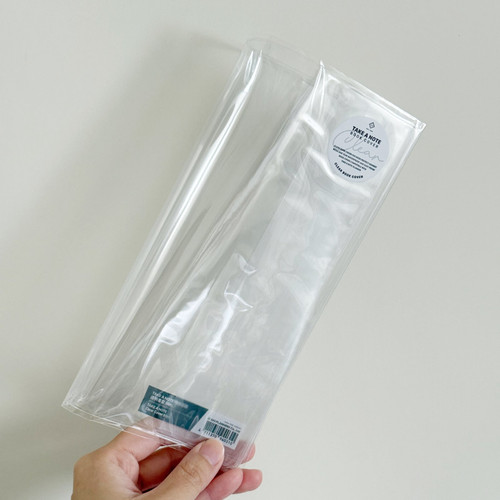 TAKE A NOTE Planner Clear Cover Slim transparent protective jacket for TN Regular size notebook. / Protège-carnet transparent fin TAKE A NOTE Planner Clear Cover Slim pour carnet format TN Regular.